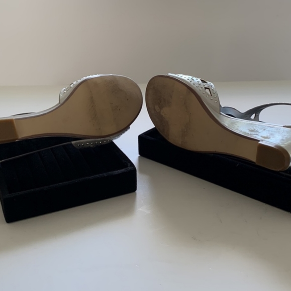 Silver Studded 1 1/2 inch Heels Maripe “Julia” Sandals - 8m - Picture 3 of 4